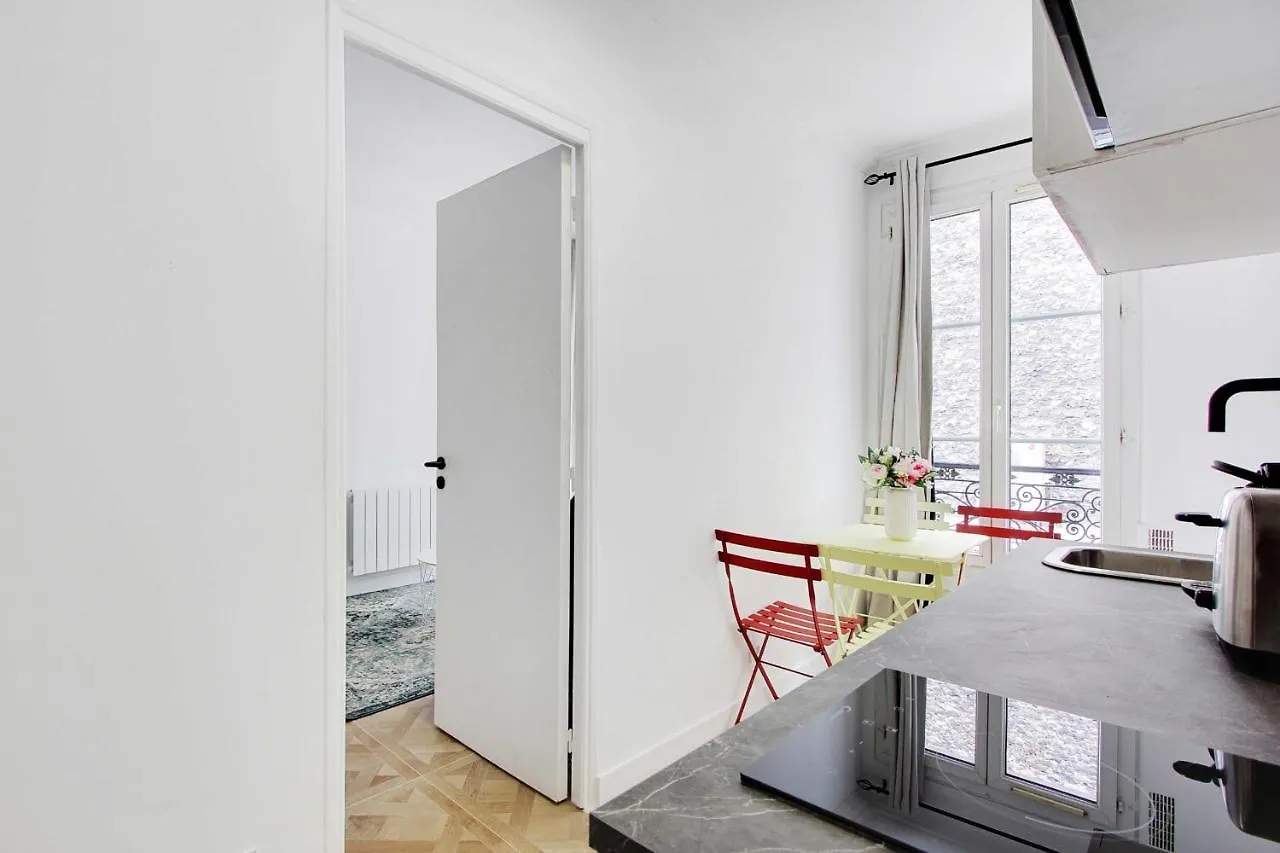 Charming Studio Apartment Near Bastille Paris France